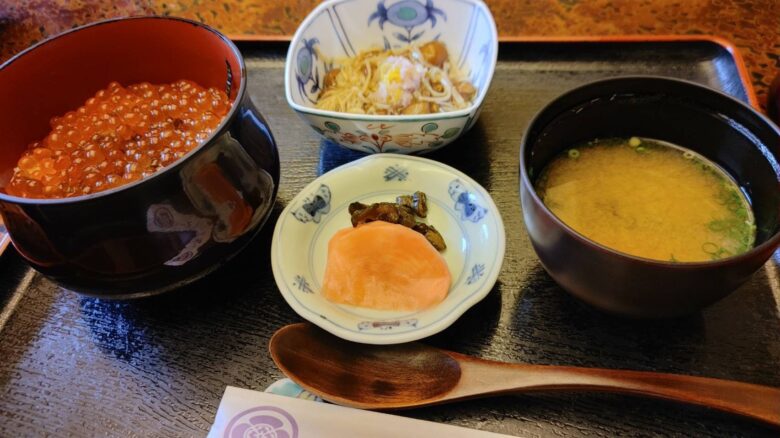 いくら丼