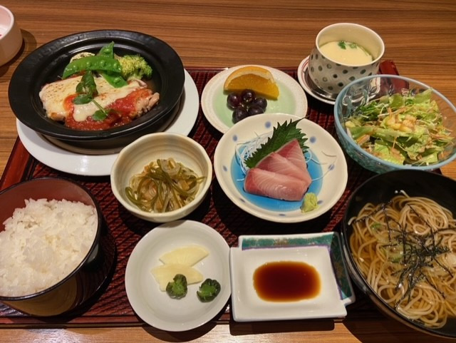 Bランチ 鶏のトマトソース〜オープン焼き〜