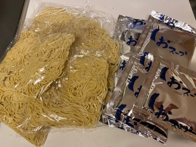 は麺とスープが5つ