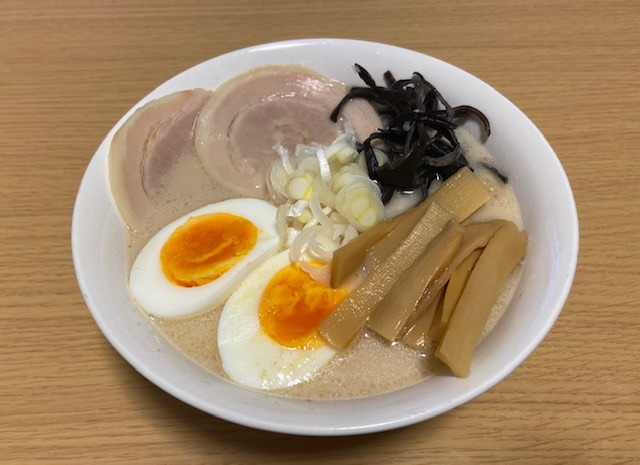 自作のとんこつ塩ラーメン