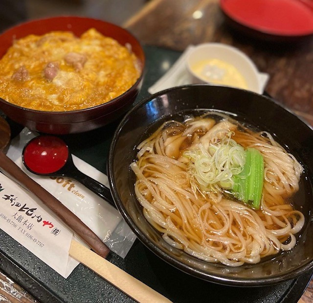 親子丼と稲庭うどんのセット