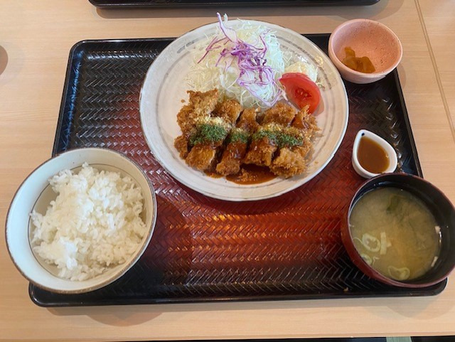 こだわりソースのデミグラスチキンかつ