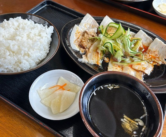 雲白肉定食