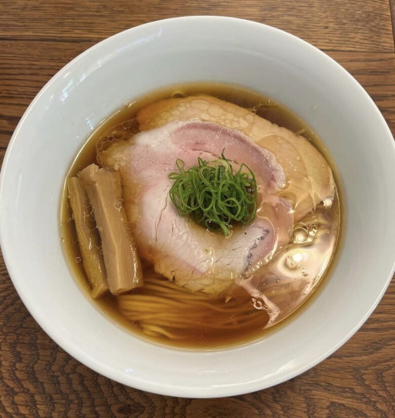 地鶏と豚の醤油ラーメン