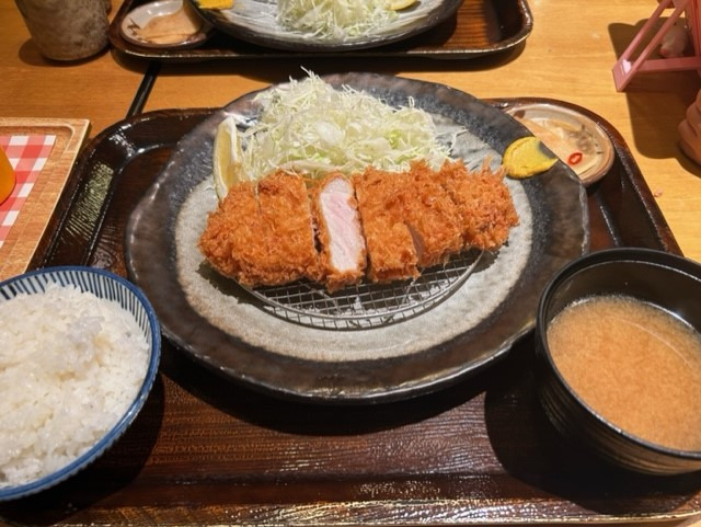 並厚のロースとんかつ