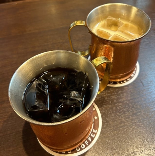 アイスコーヒーとノンカフェインのカフェオレ