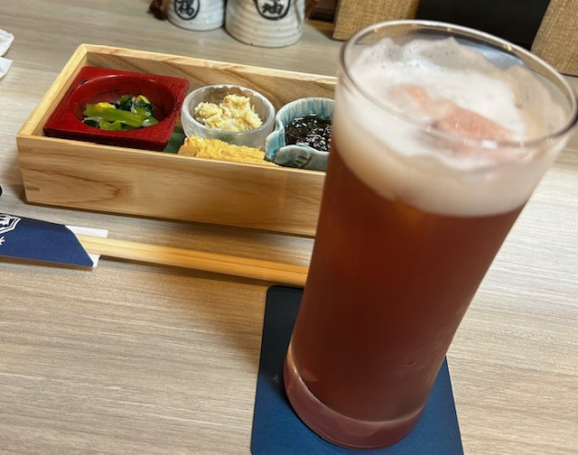 お通しとカシスビール